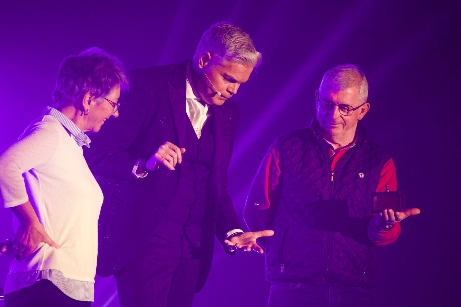 Interaction avec des volontaires pendant le spectacle